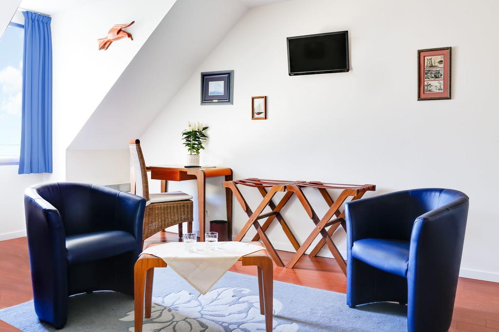 Hotel Le Chevalier Gambette Saint-Armel Esterno foto